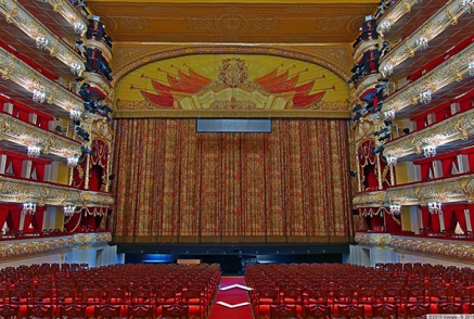Google позволит посещать еще и театры