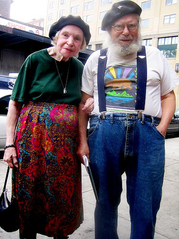 Старики глупые. Модные старушки. Модные бабушки и дедушки. Веселые старики. Модные дед и бабка.
